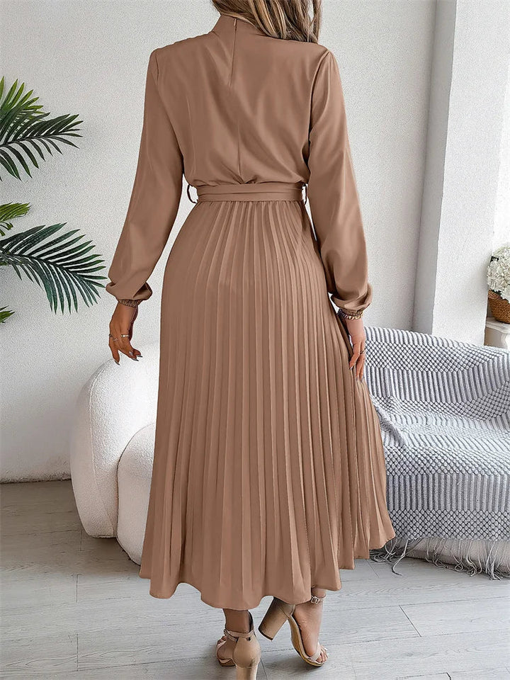 Katrina | Elegant Lang Kjole med Tidløst Design