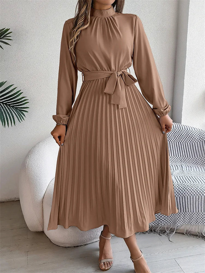 Katrina | Elegant Lang Kjole med Tidløst Design