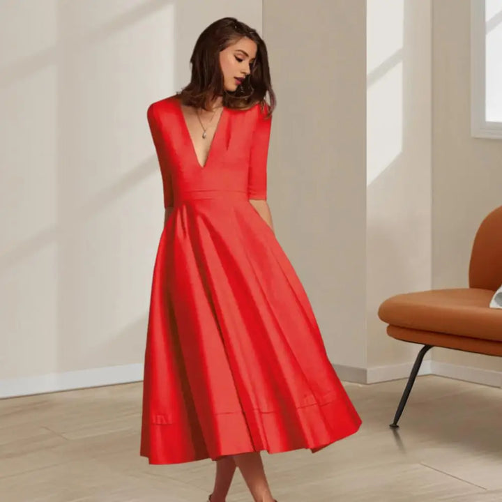 Nira | Feminin Midi-Kjole med Raffineret Elegance