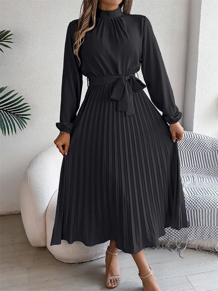 Katrina | Elegant Lang Kjole med Tidløst Design