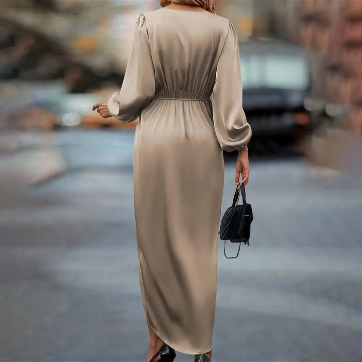 Suk | Satin Midi Kjole med Drapering
